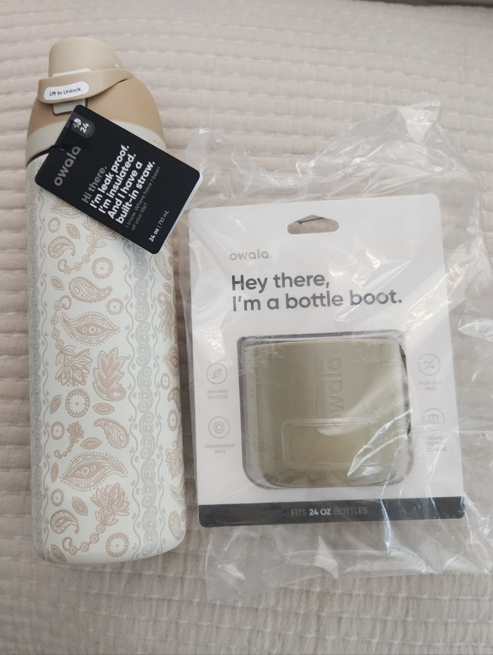 Special Edition Owala: 24 fl oz FreeSip Water Bottle, Spur of The Moment + Boot